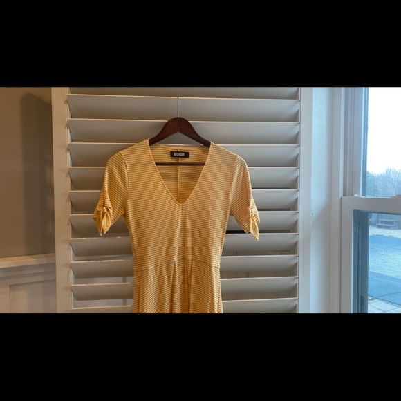 Reformation small ribbed yellow/white dress - Picture 4 of 6